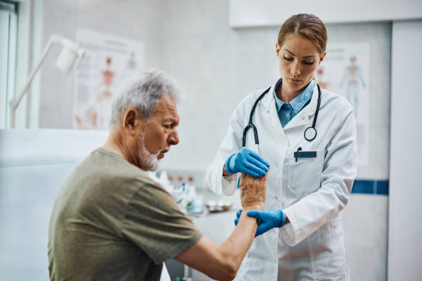 Best Doctor For Hand Pain Treatment in Bandra